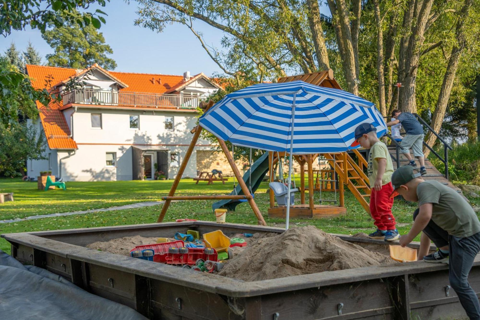 Dom W Domu - Izera Glamping Bed and Breakfast Gajowka  Eksteriør billede