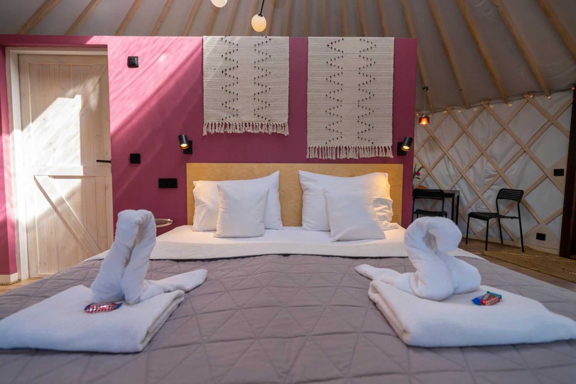 Dom W Domu - Izera Glamping Bed and Breakfast Gajowka  Eksteriør billede
