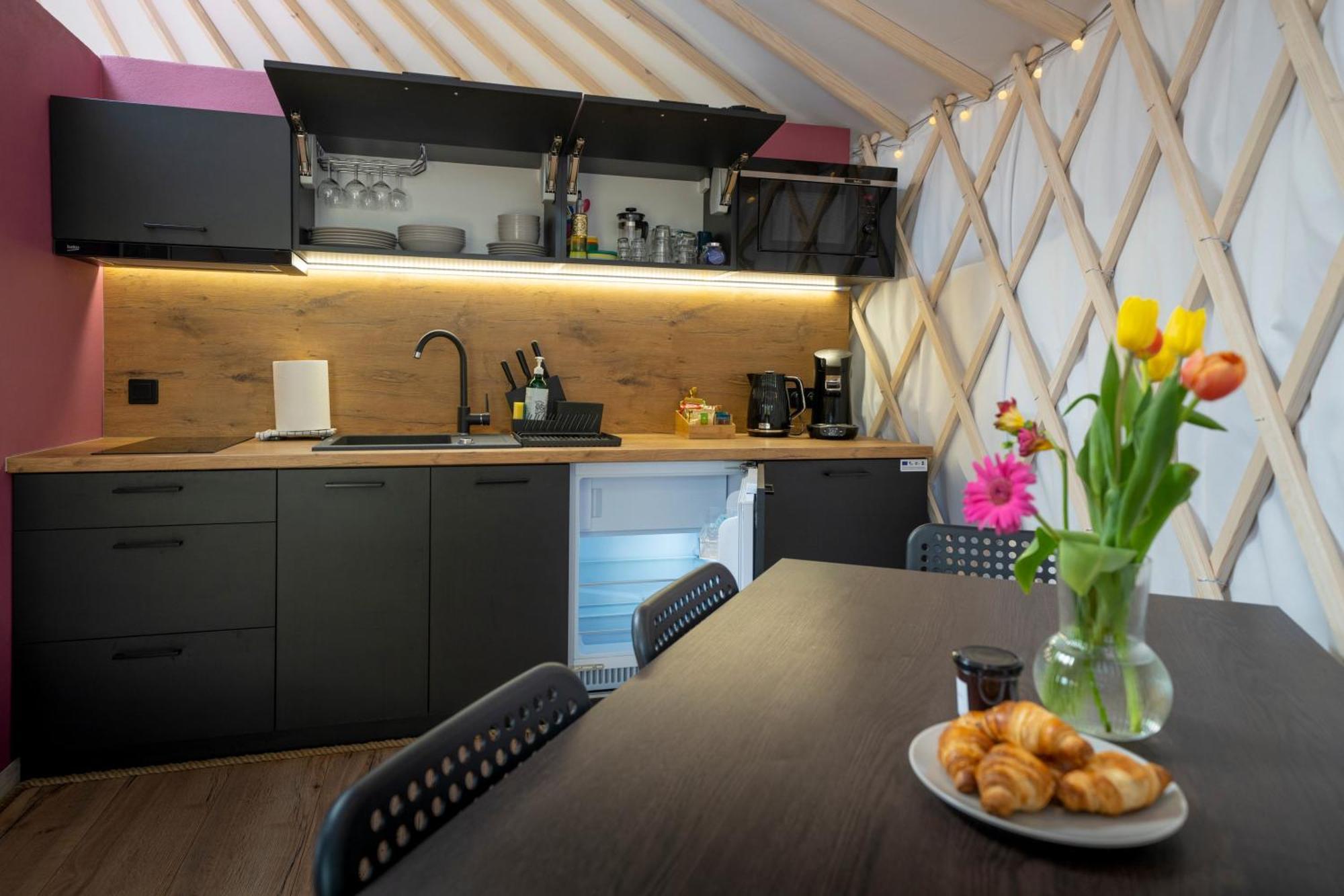 Dom W Domu - Izera Glamping Bed and Breakfast Gajowka  Værelse billede
