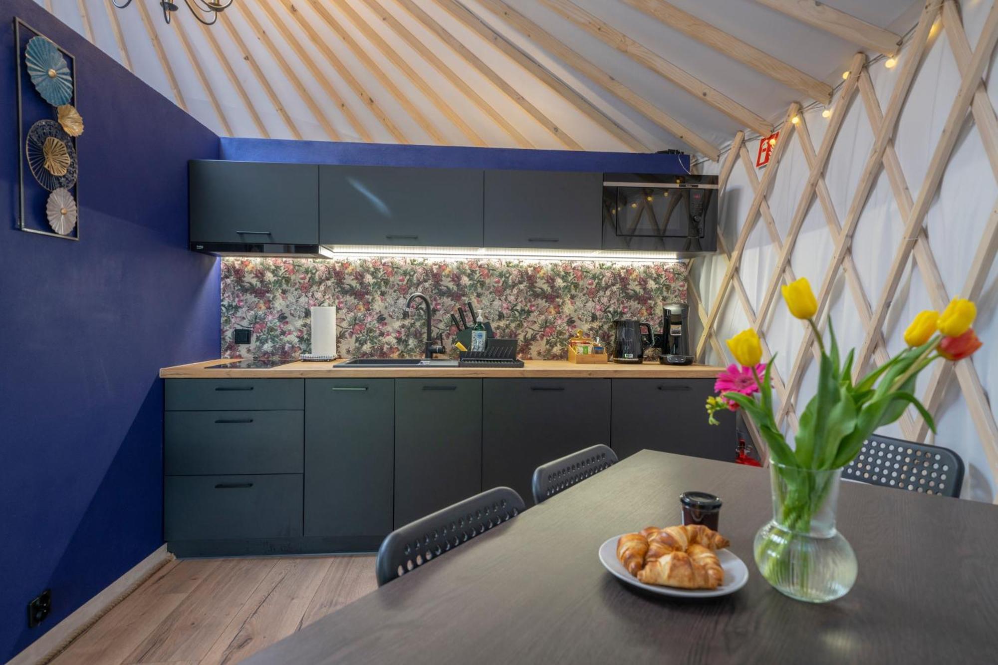 Dom W Domu - Izera Glamping Bed and Breakfast Gajowka  Værelse billede