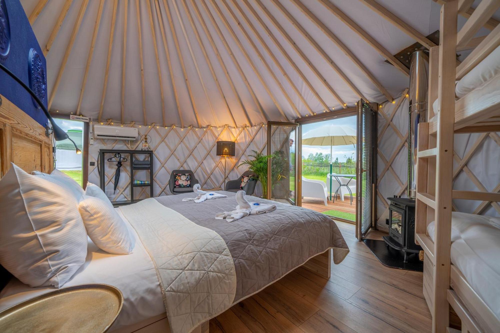 Dom W Domu - Izera Glamping Bed and Breakfast Gajowka  Værelse billede