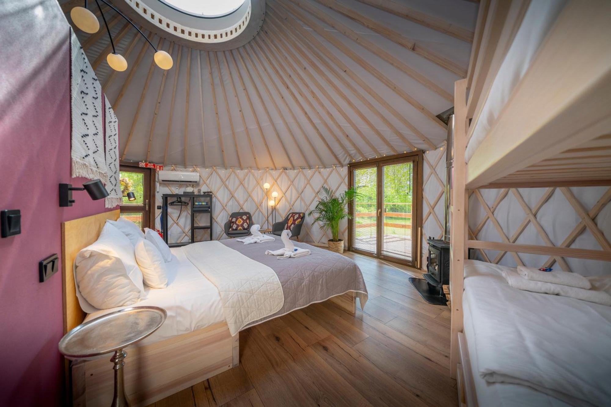 Dom W Domu - Izera Glamping Bed and Breakfast Gajowka  Værelse billede